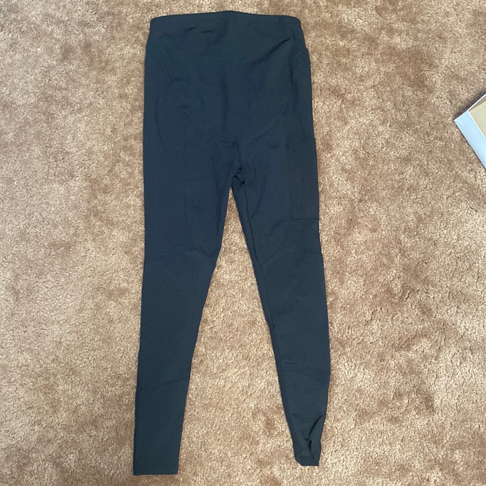 ASOS maternity leggings with pocket and mesh back!